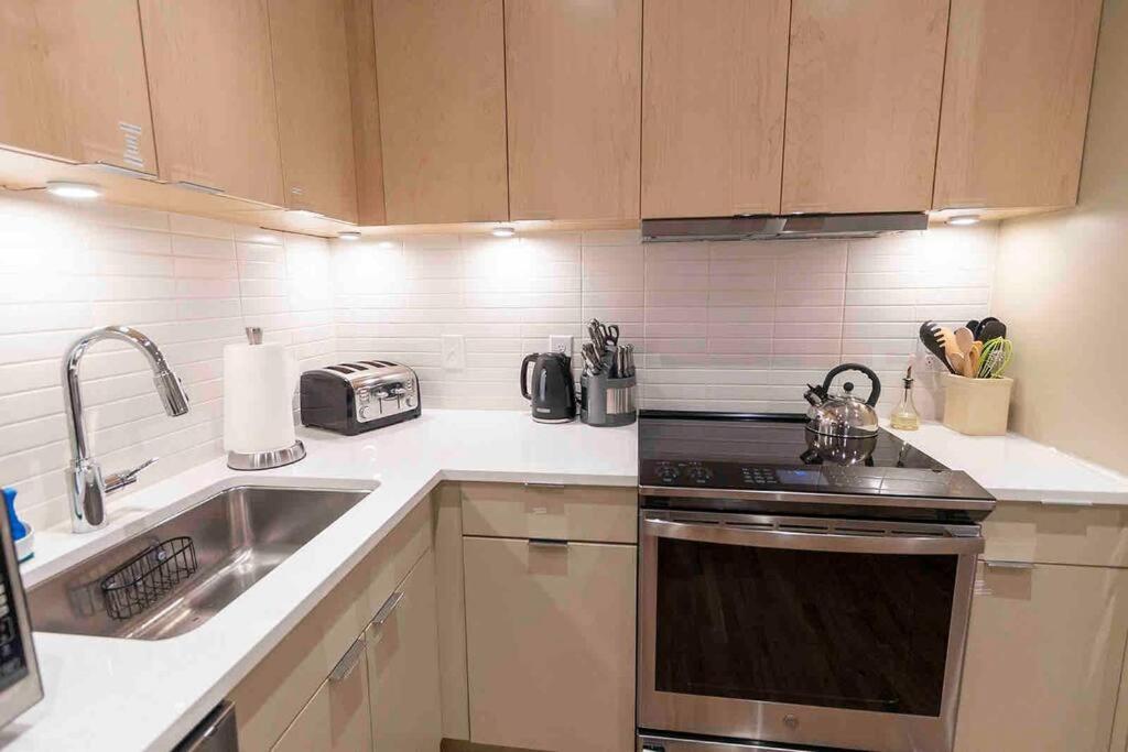 Spacious 2 Bed 2 Bath Downtown Otr Condo Minutes Walk To The Reds Bengals Stadium & More! Cincinnati Exterior foto